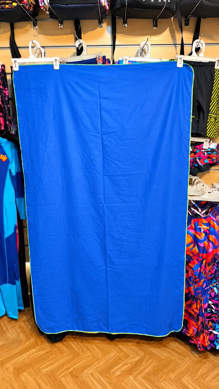 Piranha Microfiber Swimming Towel 100 x 150 cm